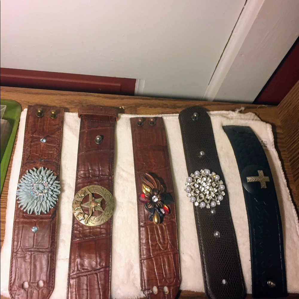 Handmade leather cuff bracelets - Picture 5 of 8